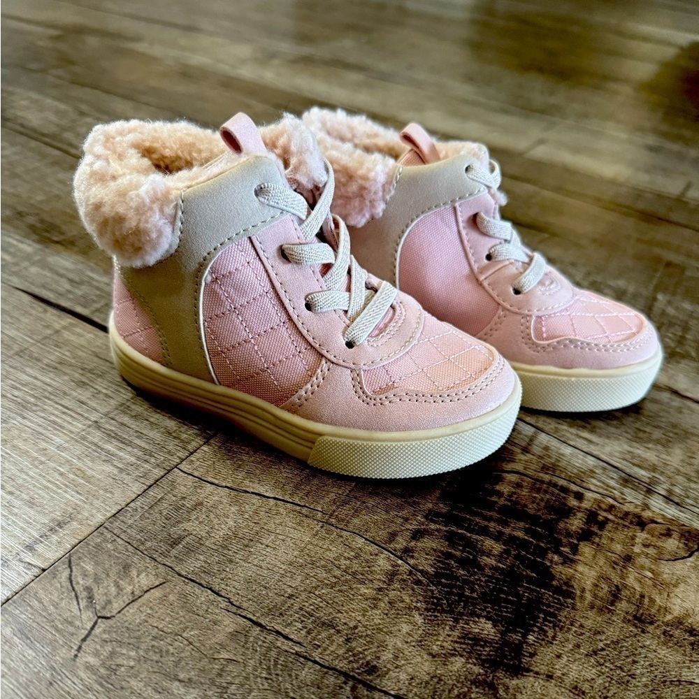 NWOT Toddler OshKosh Sherpa Quilted Boots
